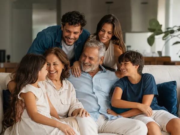 Família reunida em momento de tranquilidade